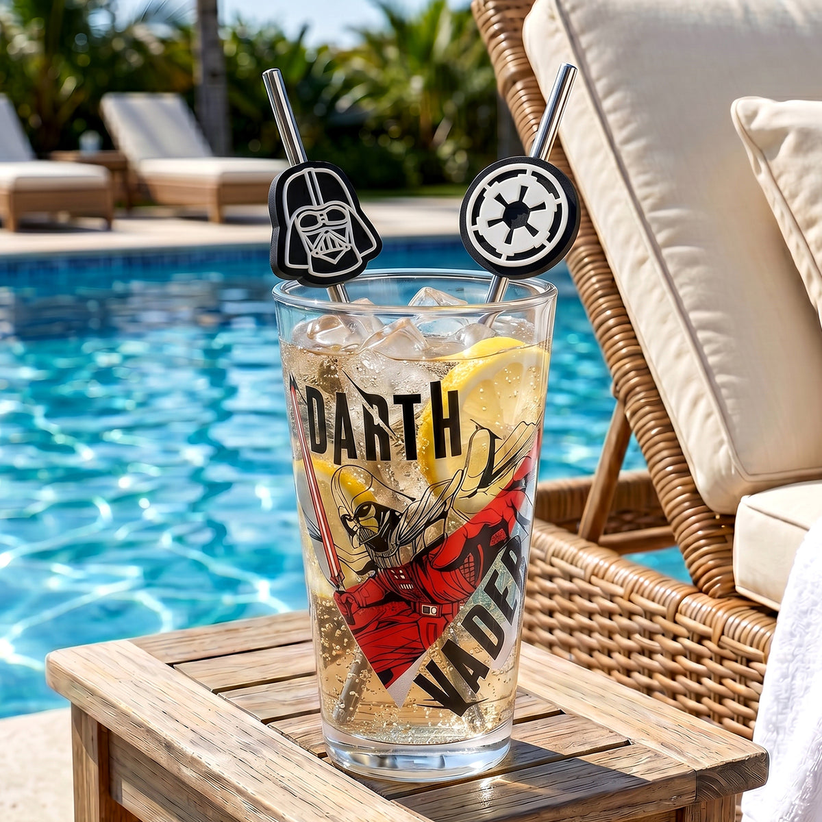 Star Wars 480ml Glass and Twin Straw Set, 16.9oz Darth Vader Drinking Glass with 2 Reusable Metal Straws, Officially Licensed 3-Piece Kids Set