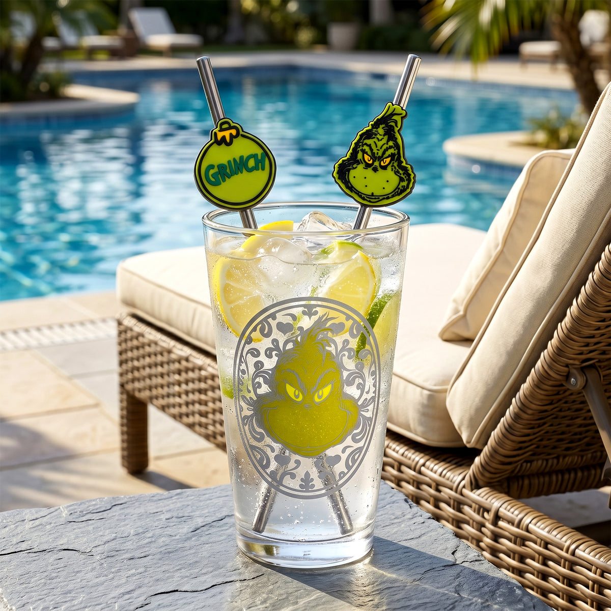 The Grinch 480ml Glass and Twin Straw Set, 16.9oz Dr. Seuss Christmas Drinking Glass with 2 Reusable Metal Straws, Officially Licensed 3-Piece Kids Set